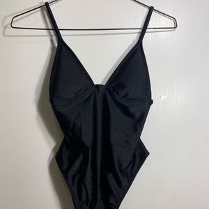 forever 21 swimsuit, never worn 🖤